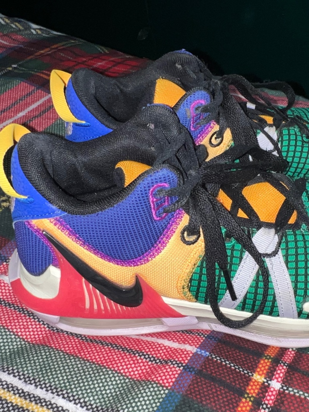 Volleyball shoes